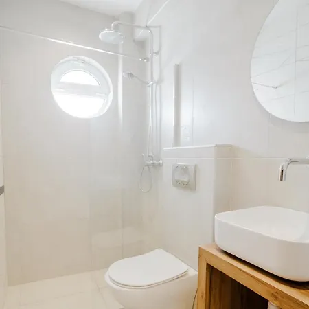 Aelia Prime Experience 1 *